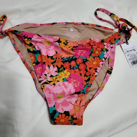 Shade & Shore Cheeky Bikini Bottom, Size XL (16-18) - Picture 5 of 9